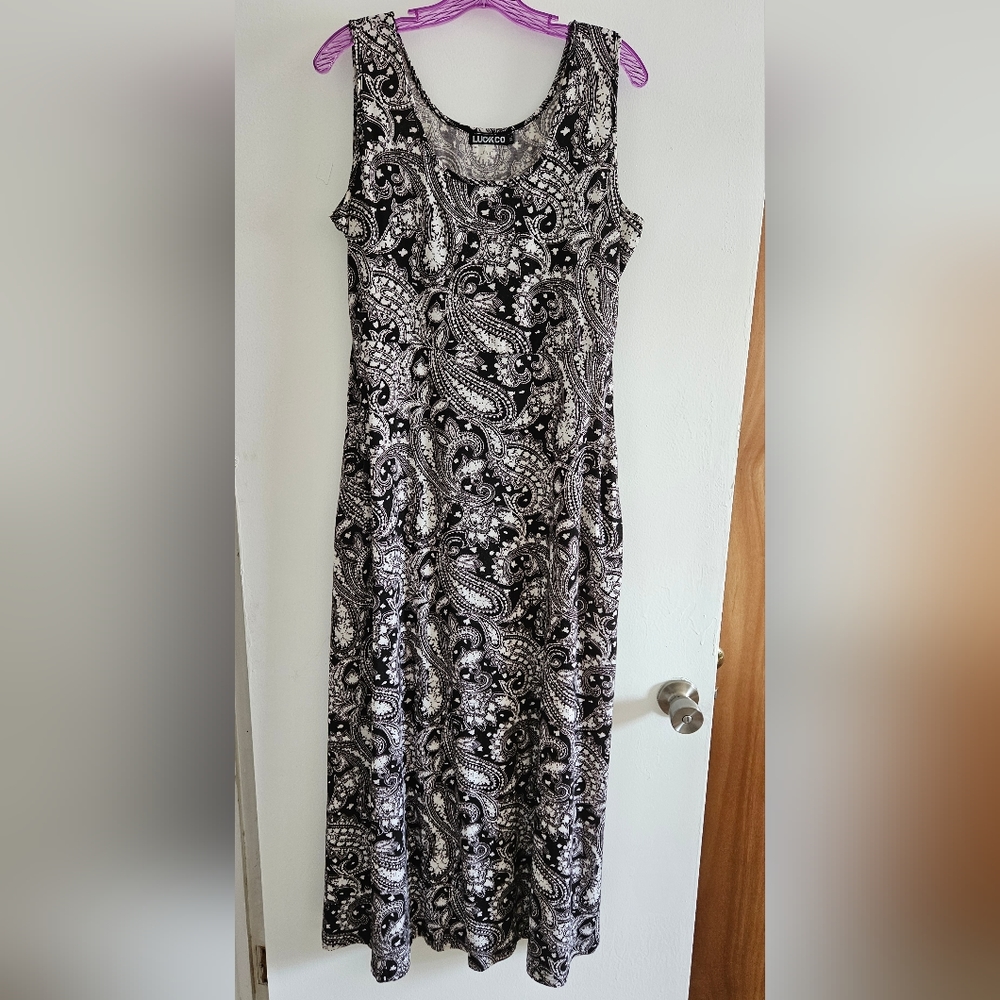 Paisley black and white sleeveless maxi dress